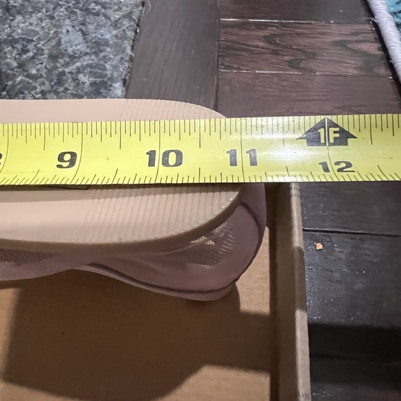 Mesh Mania Bow Flats labeled size 10 but runs big SEE MEASUREMENTS - Picture 6 of 16